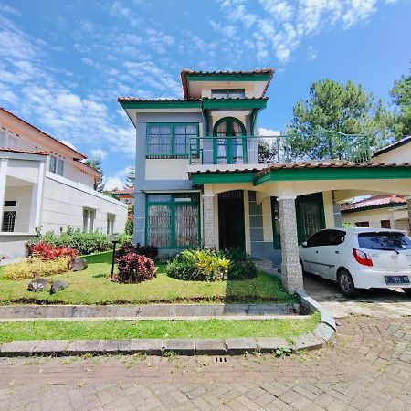 Villa Semesta Cikundul Zewnętrze zdjęcie